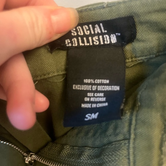 Army Green Social Collision Zipper Skirt - Picture 3 of 7